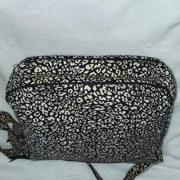 Vera Bradley Double Zip Mailbag Crossbody Retired Print Camo Cat - Picture 14 of 16